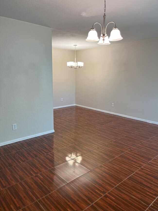 Foto del edificio - Top floor 2 bedroom 1 bath condo