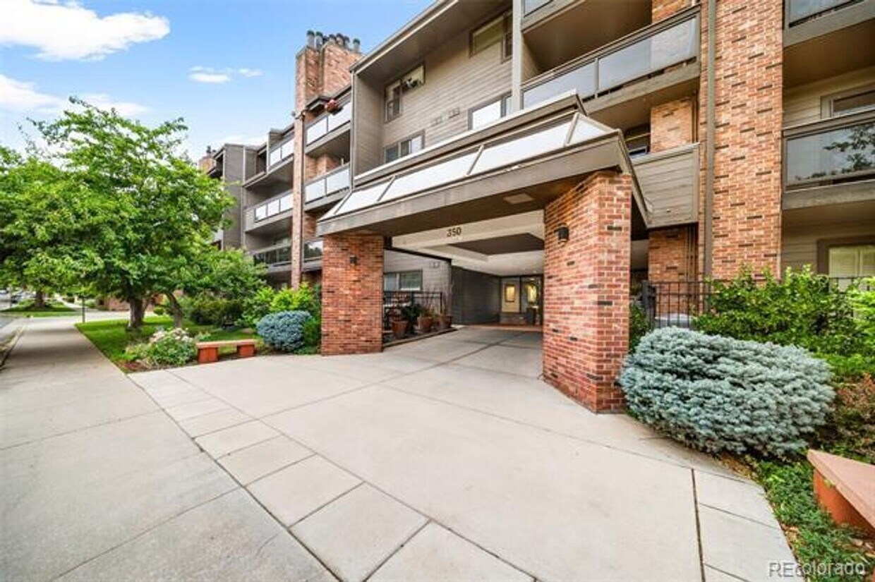 Primary Photo - LOCATION!! Denver's Desirable Cherry Creek...