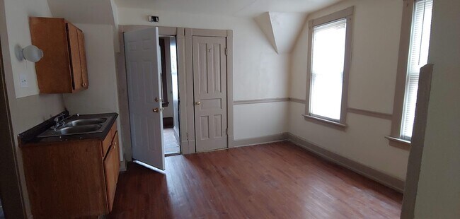 Building Photo - 3286 N 15th St