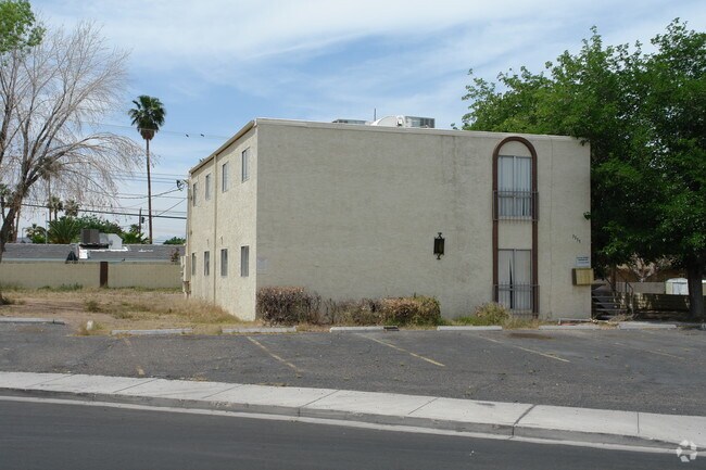 Building Photo - 3346-3355 Sylvia Ave