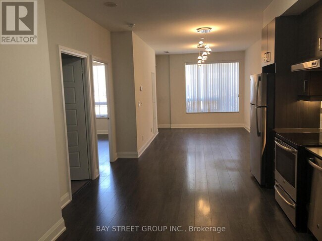 Photo du bâtiment - 1 Uptown Dr