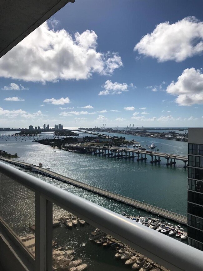 Foto del edificio - 1717 N Bayshore Dr