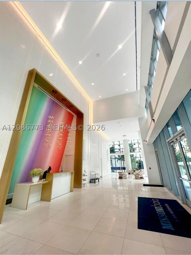 Foto del edificio - 700 NE 26th St