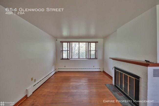 Building Photo - Single Family Home for Rent in Emmaus