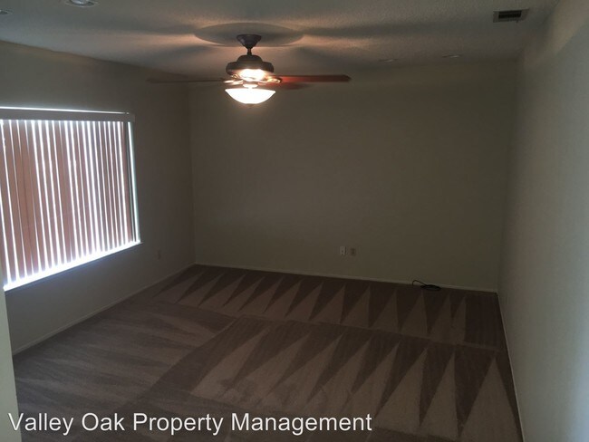 Foto del edificio - 4 br, 2 bath House - 1125 Frago Ct