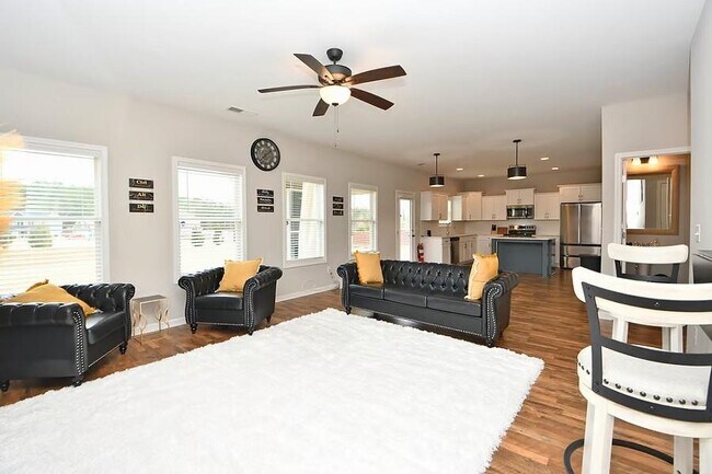 Foto del edificio - 208 Arrowwood Dr