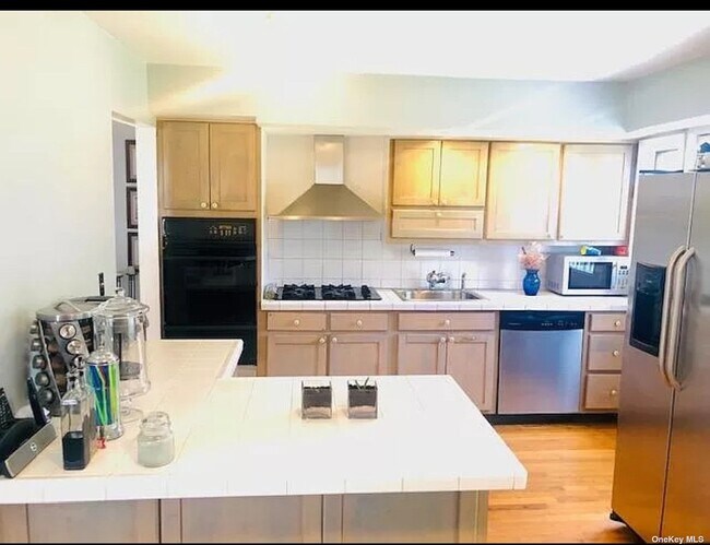 Foto del edificio - 1705 Royal Rd