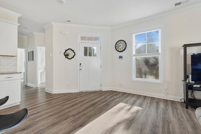 Foto del edificio - 3 bedroom 2.5 Townhouse with Office in Lak...