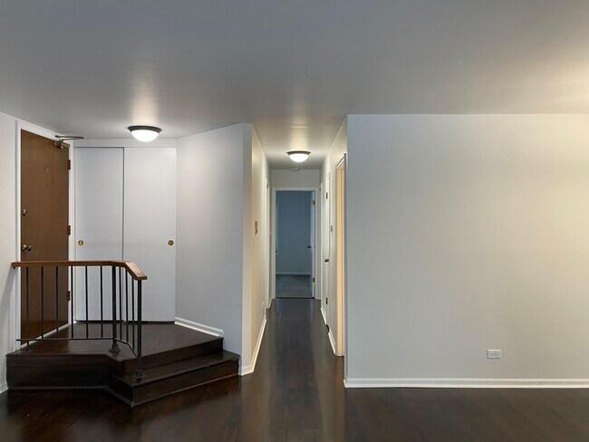 Building Photo - 905 Knottingham Dr