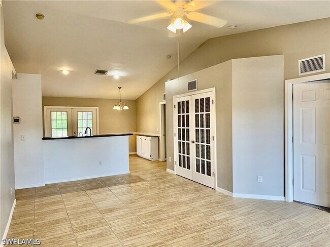 Foto del edificio - 6016 Lindbrook Ave