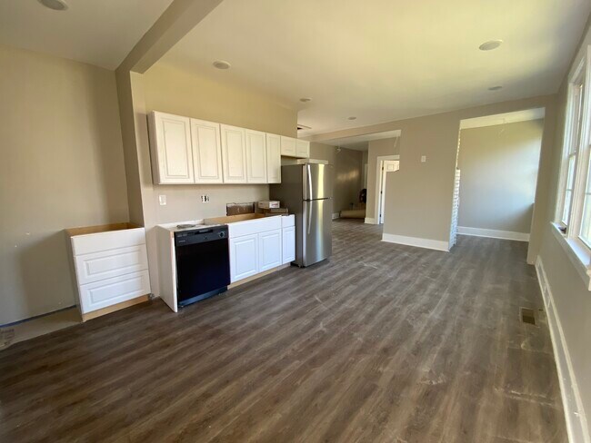 Foto del edificio - 3295 Bloomfield Ave SW