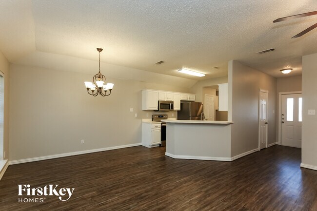 Foto del edificio - 805 Shadybrook Ln