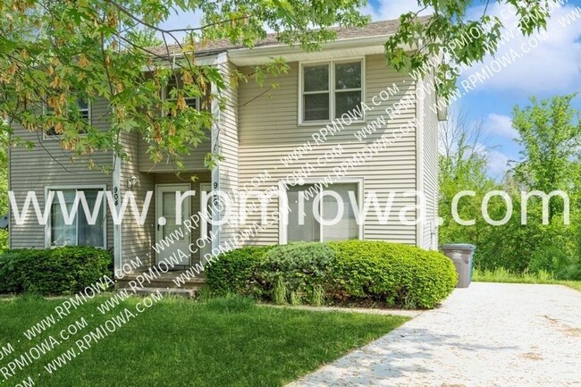 Building Photo - 906 E Hackley-