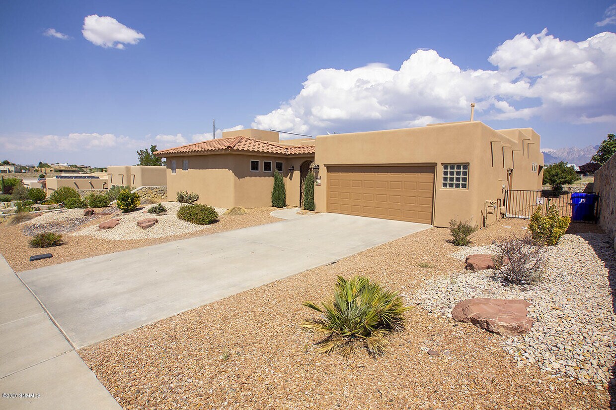 1932 Lone Tree Ln, Las Cruces, NM 88011 House Rental in Las Cruces