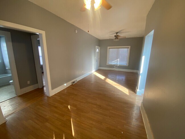 Building Photo - Davenport 2 BR Home