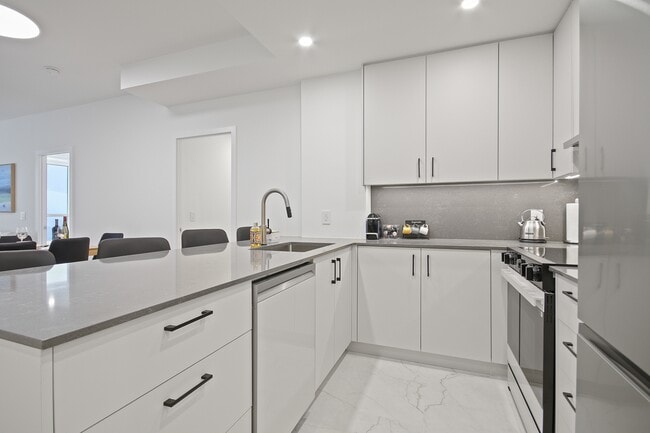 Building Photo - 208 Queens Quay W