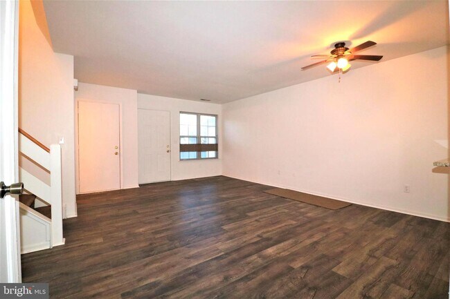 Building Photo - 107 Periwinkle Dr