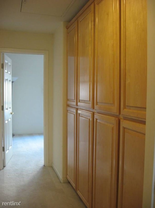 Building Photo - 583 Marble Arch Ave