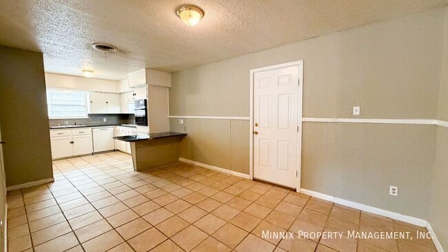 Building Photo - 5414 6th St