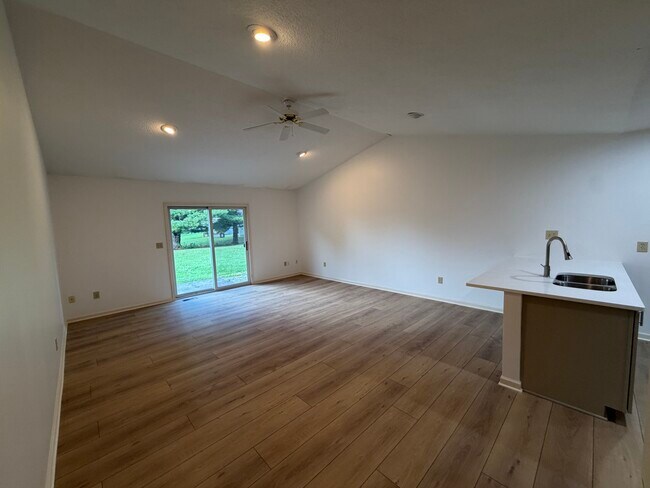 Foto del edificio - 3407 Dotwood St NW