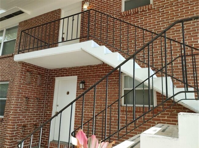 Foto del edificio - 5511 Playa Way