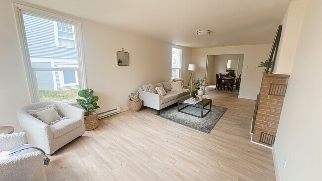 Foto del edificio - Classic 5bdrm/1.5 bath High St house with ...