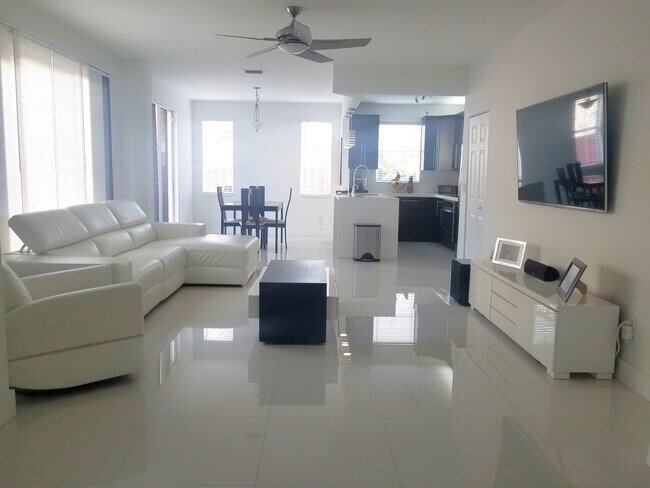 Foto del edificio - 15761 SW 42nd St