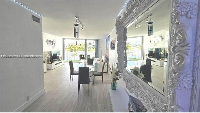 Building Photo - 1000 West Ave