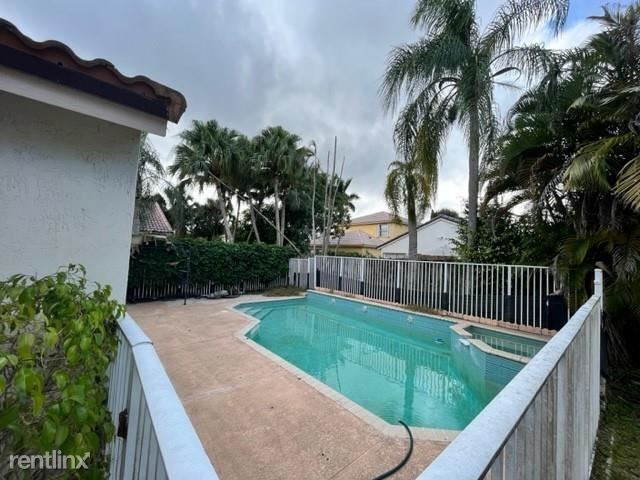 Primary Photo - 3 br, 2 bath House - 1228 NW 170th Ave # 1228