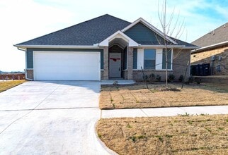 Building Photo - 2224 NW 170th St