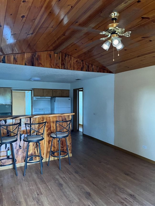 Building Photo - 303-B 1st St