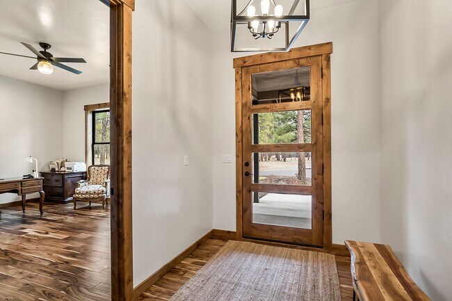 Foto del edificio - 69350 Crooked Horseshoe Rd