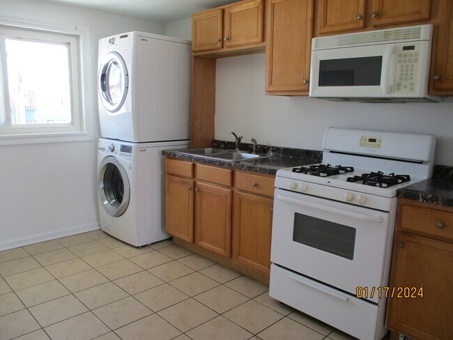 Building Photo - 8721 S Keeler Ave