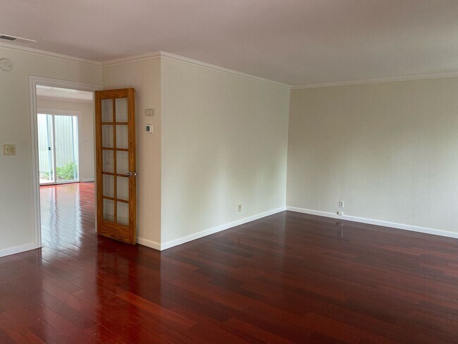 Foto del edificio - 3423 Catalina Ave
