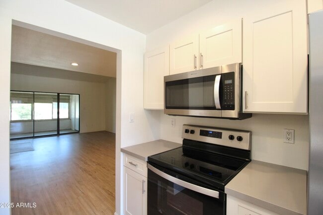 Foto del edificio - 5998 N 78th St