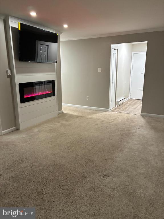 Building Photo - 178 Elephant Rd
