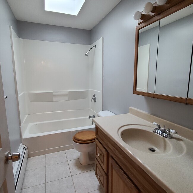 14 Fleetwood Park, Bethel, CT 06801 House for Rent in Bethel, CT