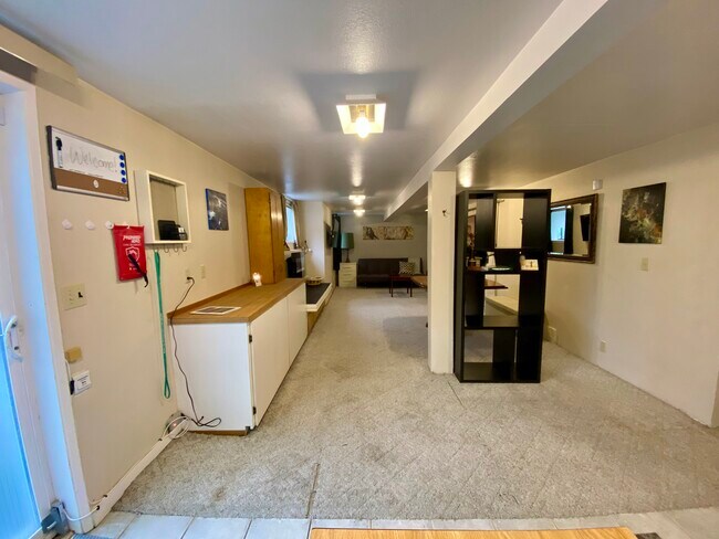 Foto del edificio - The Hawthorne Hideaway - Basement Unit