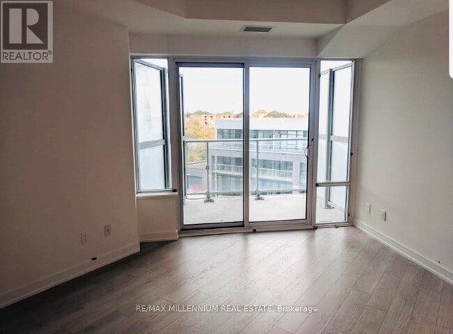Building Photo - 621-621 Sheppard Ave E