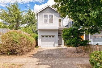 Building Photo - 5037 SE Reedway St