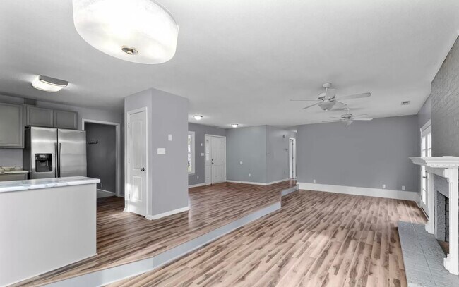 Building Photo - 2456 Saddleridge Dr