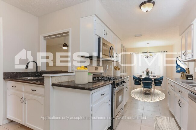 Foto del edificio - 7955 Dawnridge Dr