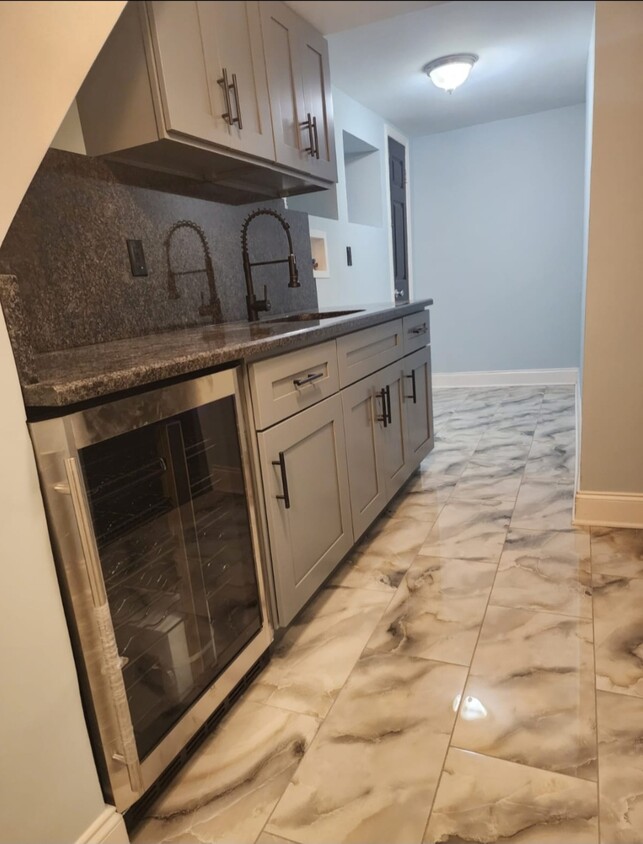 kitchen & Custom Wine Cooler - 2 Park Ct