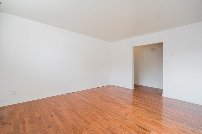 Photo du bâtiment - 281-17e 17e Avenue N