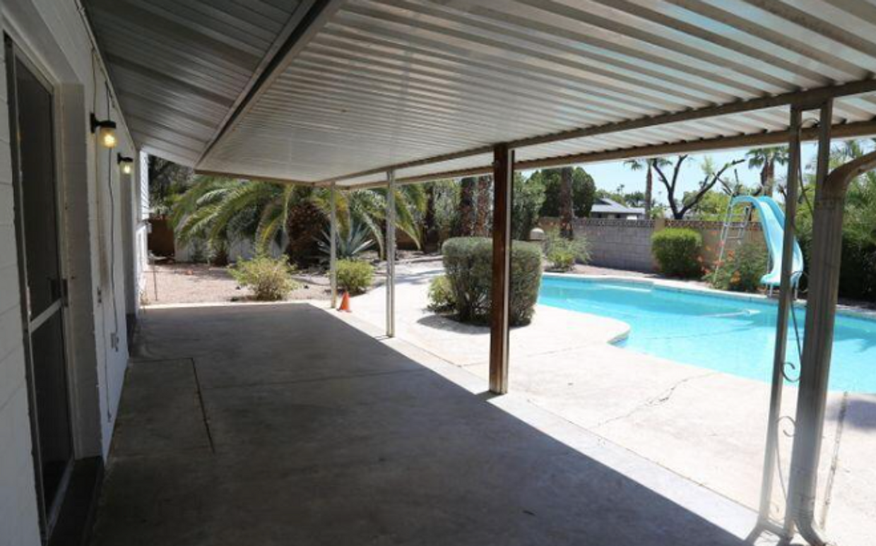 Building Photo - Large 5 bedroom 3.5 bath Tempe home with pool