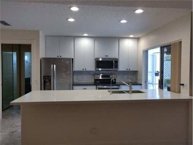 Building Photo - 7703 Geminata Oak Ct