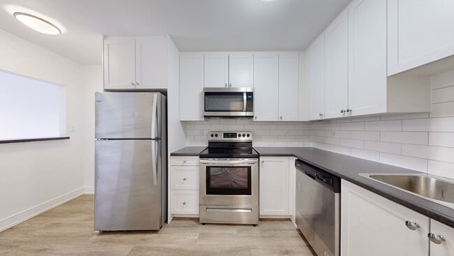 Building Photo - Beaverbrae Apartments