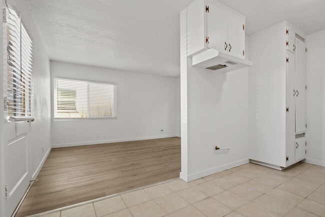 Building Photo - 825 Obispo Ave