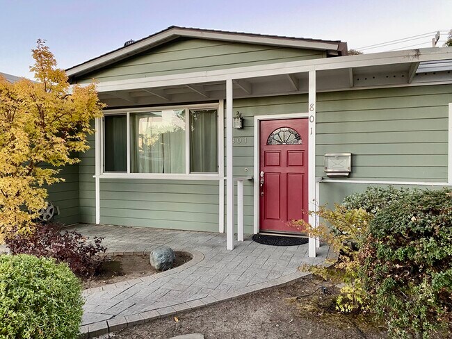 Front Entrance - 801 Patricia Avenue