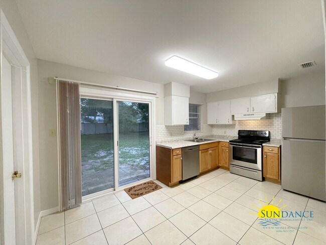 Building Photo - Great 3 Bedroom Home in Fort Walton Beach